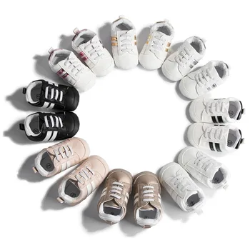 Новая обувь для мальчиков и девочек из нескользящей кожи на плоской подошве в стиле ретро Для новорожденных, разноцветные Первые ходунки для малышей, мокасины для новорожденных