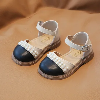 Подходящие по цвету Мягкие Новые Универсальные Сандалии с жемчугом для девочек 2023 года, Элегантная Уникальная детская обувь в британском стиле с крутыми носками